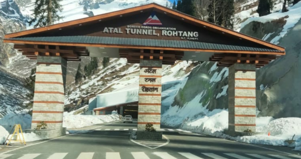 Tour Packages of Chandigarh to Manali taxi